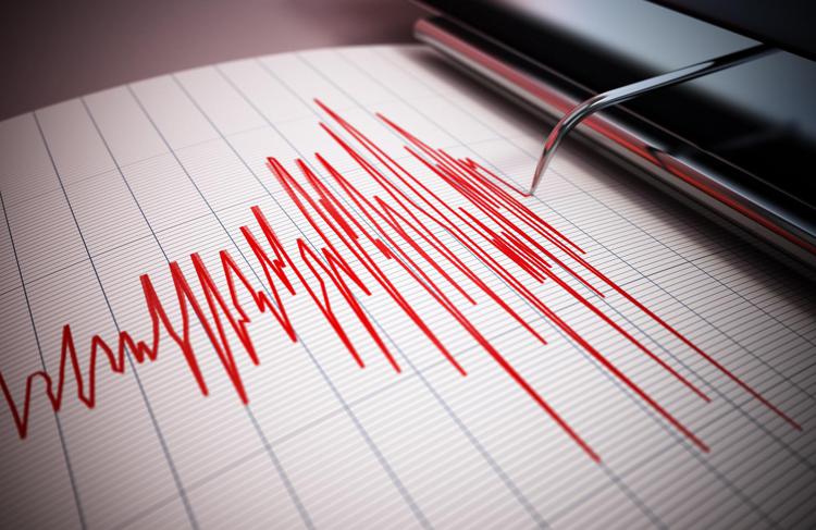 Terremoto Campi Flegrei: nuova scossa 3.6, poi lo sciame sismico Terremoto Campi Flegrei: nuova scossa 3.6, poi lo sciame sismico