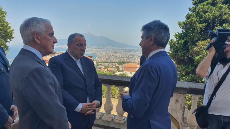 Castellammare, il mare torna balneabile dopo 50 anni. Il prefetto Di Bari: “Garantiremo sicurezza per le migliaia di bagnanti” Castellammare, il mare torna balneabile dopo 50 anni. Il prefetto Di Bari: “Garantiremo sicurezza per le migliaia di bagnanti”