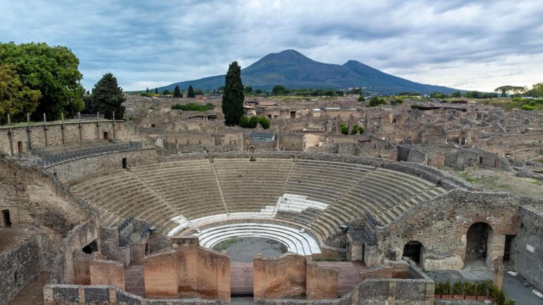 Festa di Madonna agli scavi di Pompei, arriva la smentita del Parco: “Notizia priva di fondamento”