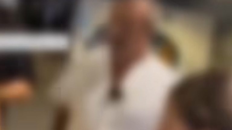Ischia, 70 euro per una corsa in taxi di 7 chilometri: “10 euro a testa” Ischia, 70 euro per una corsa in taxi di 7 chilometri: “10 euro a testa”
