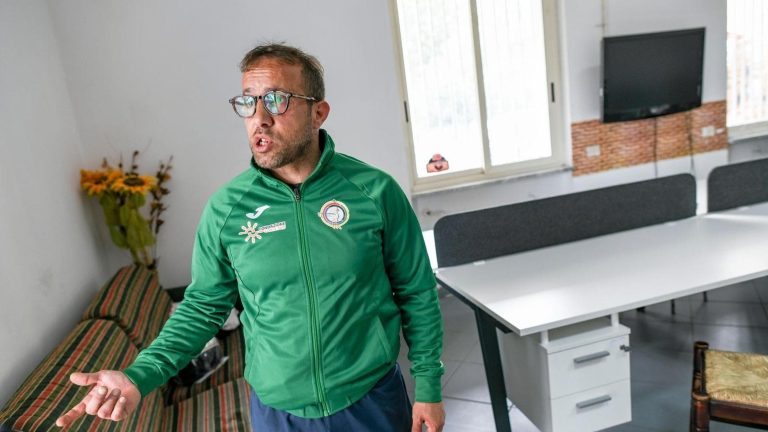 Caivano, sistema due telecamere su un palo della luce per fermare chi abbandona i rifiuti: condannato Bruno Mazza