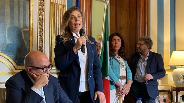 Effetto Sangiuliano, al Maxxi arriva la napoletana Raffaella Docimo: per la sua candidatura alle Europee l’incontro tra l’ex ministro e Maria Rosaria Boccia Effetto Sangiuliano, al Maxxi arriva la napoletana Raffaella Docimo: per la sua candidatura alle Europee l’incontro tra l’ex ministro e Maria Rosaria Boccia