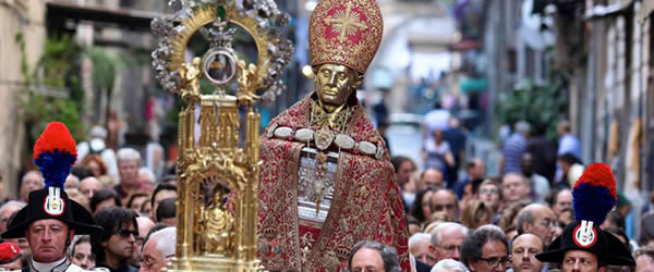 Festa di San Gennaro: Cosa fare a Napoli il 19 Settembre Festa di San Gennaro: Cosa fare a Napoli il 19 Settembre
