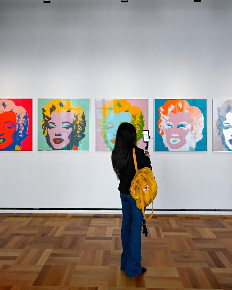 Il primo Andy Warhol: da “Triple Elvis” a Marilyn e Mao, viaggio nella Pop Art Il primo Andy Warhol: da “Triple Elvis” a Marilyn e Mao, viaggio nella Pop Art