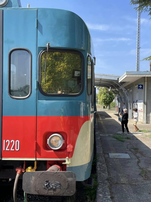 Irpinia Express 2024: Weekend in Treno Storico tra Borghi e Paesaggi Irpinia Express 2024: Weekend in Treno Storico tra Borghi e Paesaggi