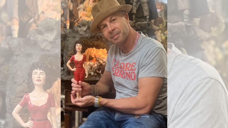 ‘Pane, amore e…auguri a Loren’ con statuetta ‘made in San Gregorio Armeno’ ‘Pane, amore e…auguri a Loren’ con statuetta ‘made in San Gregorio Armeno’