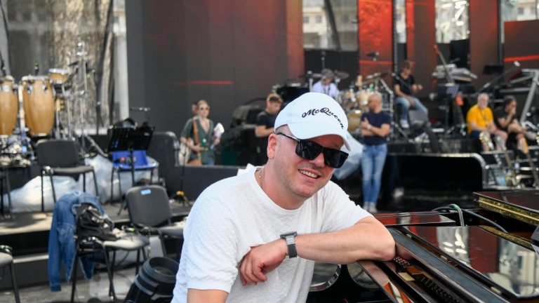 Rai: oltre un milione e 400 mila spettatori per la serata evento di Gigi D’Alessio Rai: oltre un milione e 400 mila spettatori per la serata evento di Gigi D’Alessio