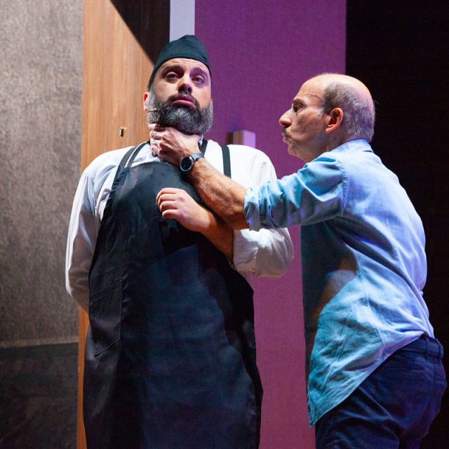 Carlo Buccirosso in “L’erba del vicino è sempre più verde” al Teatro Sannazaro Carlo Buccirosso in “L’erba del vicino è sempre più verde” al Teatro Sannazaro