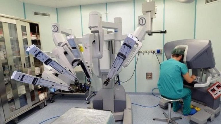 Chirurgia addominale, robot sempre più efficaci. Gli esperti: “Possono ridurre tempi di degenza e complicanze” Chirurgia addominale, robot sempre più efficaci. Gli esperti: “Possono ridurre tempi di degenza e complicanze”