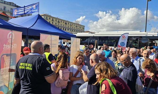 Exe-Flegrei 2024, trecento cittadini hanno preso parte all’esercitazione per il rischio vulcanico Exe-Flegrei 2024, trecento cittadini hanno preso parte all’esercitazione per il rischio vulcanico