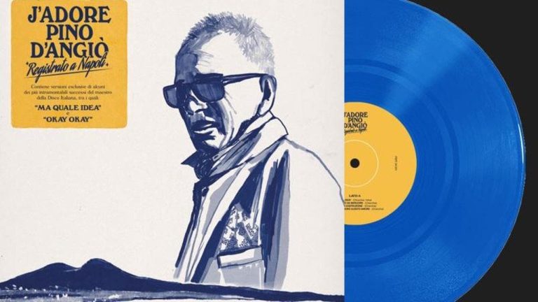 ‘J’Adore Pino D’Angiò’ in edizione limitata vinile azzurro disponibile online e nell’edicola di piazza San Pasquale