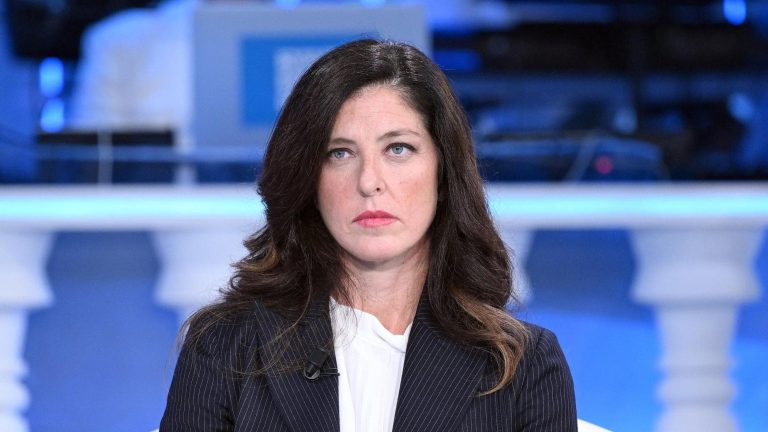 La sofferenza di Claudia Ciampa: “Ethan mi ha visto mentre ero in videochiamata col papà. Voleva abbracciarmi. Rivoglio il mio bambino” La sofferenza di Claudia Ciampa: “Ethan mi ha visto mentre ero in videochiamata col papà. Voleva abbracciarmi. Rivoglio il mio bambino”