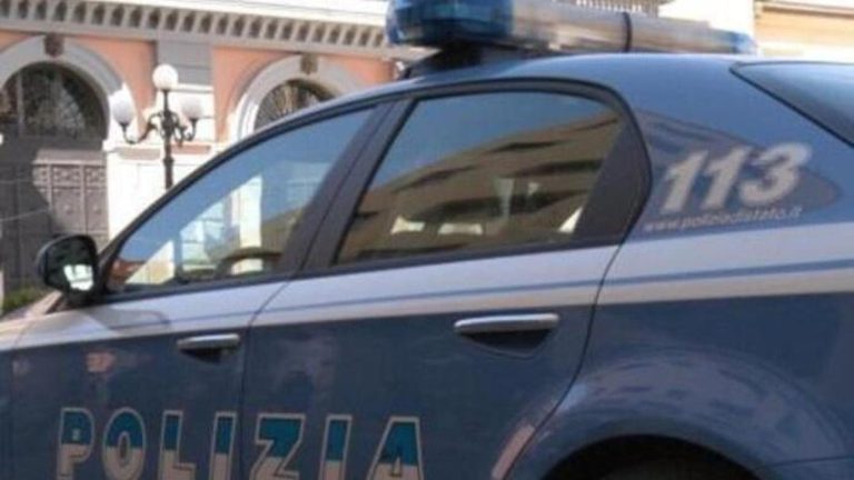 Napoli, 38enne ferito con un colpo di arma da fuoco a una gamba