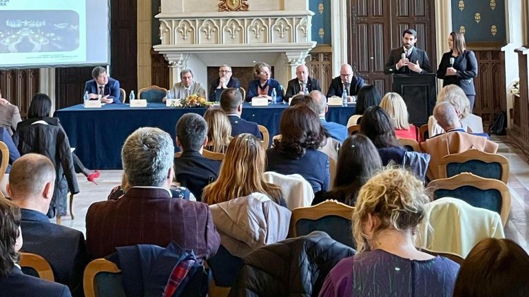 Napoli, celebrati i 160 anni di storia dell’ordine degli avvocati Napoli, celebrati i 160 anni di storia dell’ordine degli avvocati