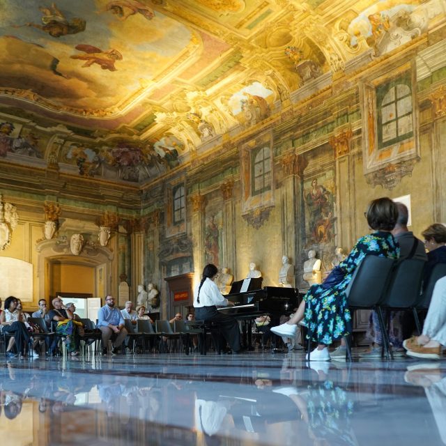 Piano City Napoli 2024: 100 concerti gratuiti con oltre 300 pianisti in tutta Napoli