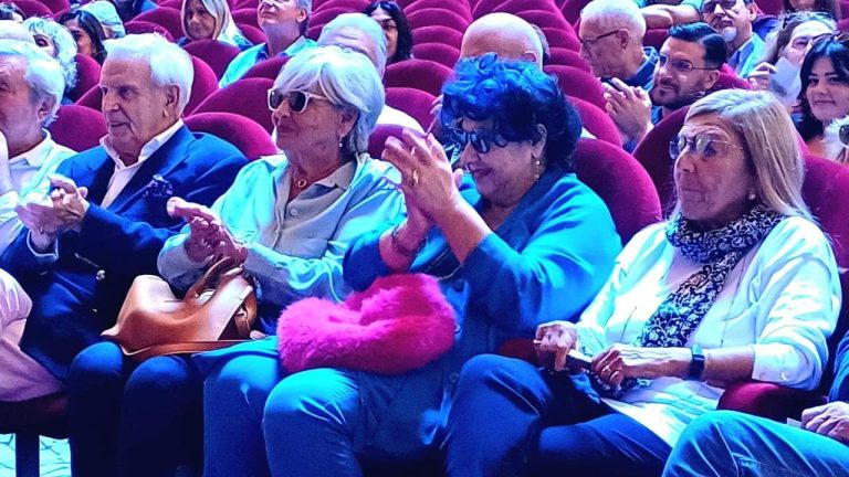“Scrivere in napoletano (decentemente…)”, presentato all’Augusteo il nuovo libro di Claudio Mattone