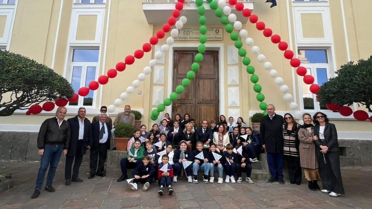 Festa a Lacco Ameno: riaperta la scuola chiusa dopo il terremoto del 2017