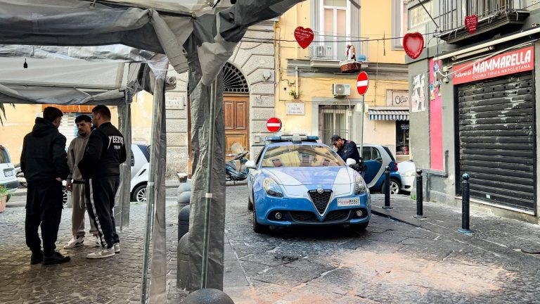 L’ex detenuto: “Soldi e droga, anch’io ho vissuto così e guadagnavo diecimila euro al mese ma ora dico: basta scorciatoie” L’ex detenuto: “Soldi e droga, anch’io ho vissuto così e guadagnavo diecimila euro al mese ma ora dico: basta scorciatoie”