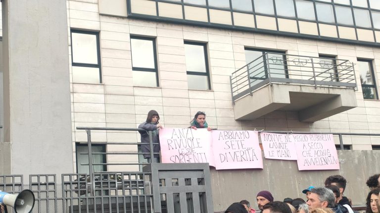 Potenza a secco, Arpab: “L’acqua del fiume Basento può essere utilizzata per scopi potabili”