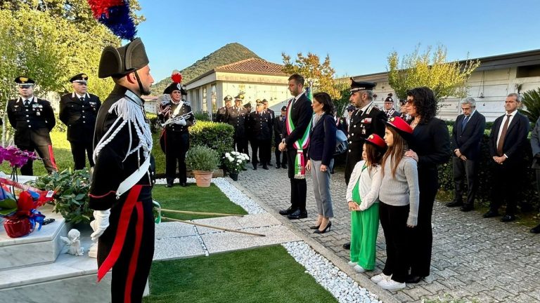 Ricordato a Piana di Monte Verna il carabiniere Emanuele Reali, che morì travolto da un treno inseguendo un ladro Ricordato a Piana di Monte Verna il carabiniere Emanuele Reali, che morì travolto da un treno inseguendo un ladro