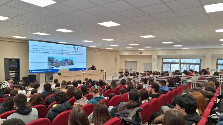Terremoti, la Protezione civile: pronti 15 milioni per l’aggiornamento dei piani Terremoti, la Protezione civile: pronti 15 milioni per l’aggiornamento dei piani
