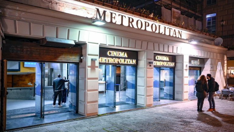 Caso Metropolitan: il sindaco Manfredi discute col Demanio sul futuro del multisala di Chiaia