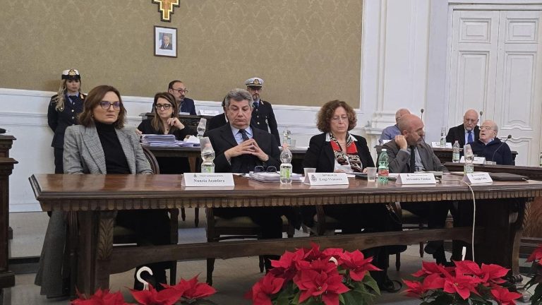 Castellammare, Vicinanza approva il suo primo bilancio: “Il 2025? l’anno di Ruccello e Viviani”