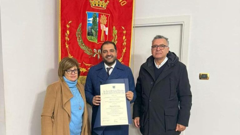 Muore a due esami dalla tesi: a Vincenzo Ferrara la laurea alla memoria, ritirata dai genitori