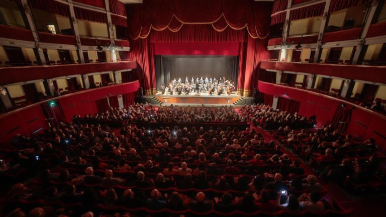 Napoli, concerto dell’orchestra Scarlatti al Politeama Napoli, concerto dell’orchestra Scarlatti al Politeama