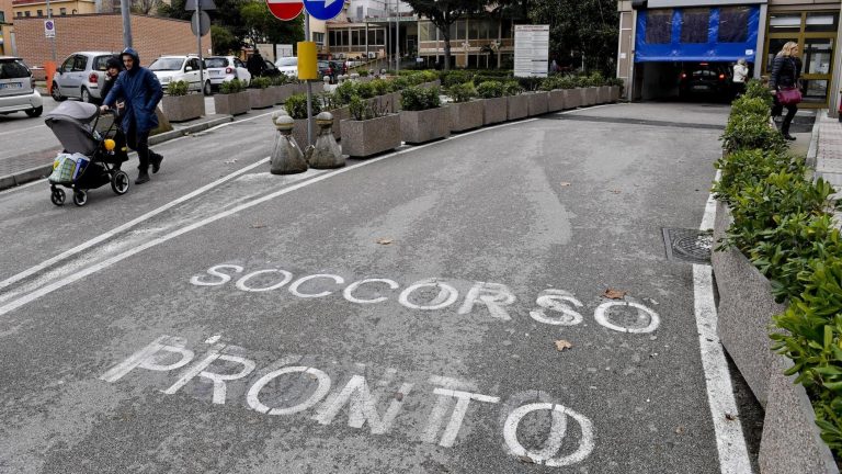 Pregiudicato spara per errore contro la figlia di 7 anni che era a letto con la mamma Pregiudicato spara per errore contro la figlia di 7 anni che era a letto con la mamma