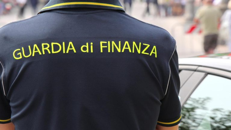 Arrestati tre prestanome del boss detenuto Oscar Pecorelli Arrestati tre prestanome del boss detenuto Oscar Pecorelli