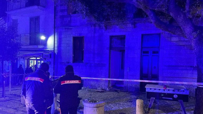 Fuga di gas, esplosione in un’abitazione in Irpinia: due feriti Fuga di gas, esplosione in un’abitazione in Irpinia: due feriti