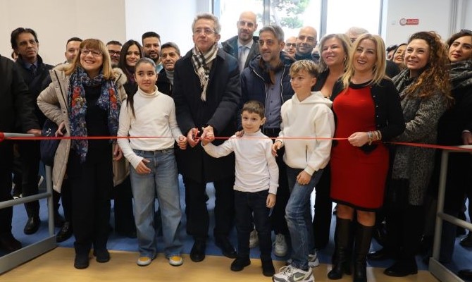 Il sindaco Manfredi, l’assessora Striano e la presidente Amato inaugurano il plesso scolastico La Loggetta Il sindaco Manfredi, l’assessora Striano e la presidente Amato inaugurano il plesso scolastico La Loggetta