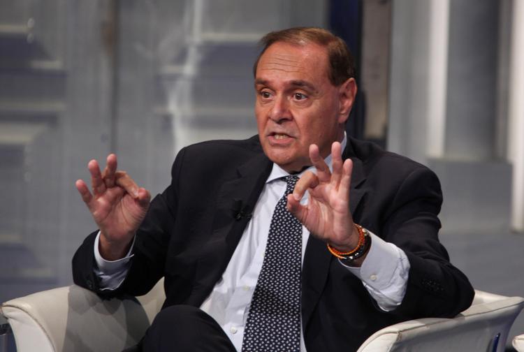 Mastella: “Vietato cantare in napoletano in locale a Firenze, razzismo contro beneventano” Mastella: “Vietato cantare in napoletano in locale a Firenze, razzismo contro beneventano”