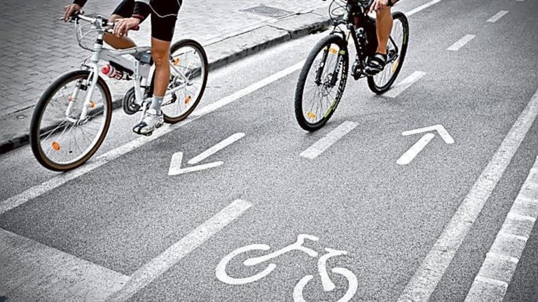 Nuova pista ciclabile a Napoli, sos del Comune: “Sì, ma non danneggi gli alberi”