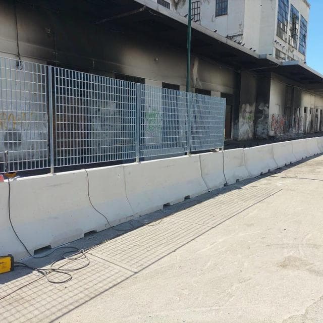 Terrore a Napoli, 30enne violentata nella baraccopoli accanto all’ex mercato ittico
