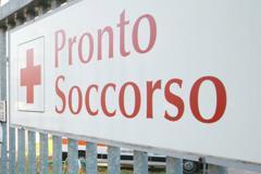 “Troppa attesa”, infermeria presa a schiaffi in pronto soccorso Napoli “Troppa attesa”, infermeria presa a schiaffi in pronto soccorso Napoli