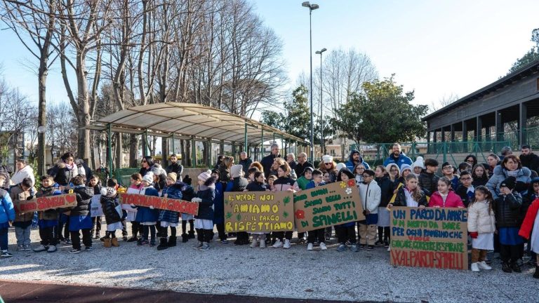 “Un canestro di sorrisi”, a Chiaiano l’inaugurazione di un’area giochi per i giovani del territorio