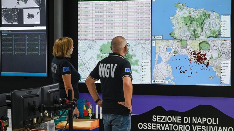 Bradisismo, programmi da 184 milioni per 50 interventi ai Campi Flegrei: via libera dal Cdm Bradisismo, programmi da 184 milioni per 50 interventi ai Campi Flegrei: via libera dal Cdm
