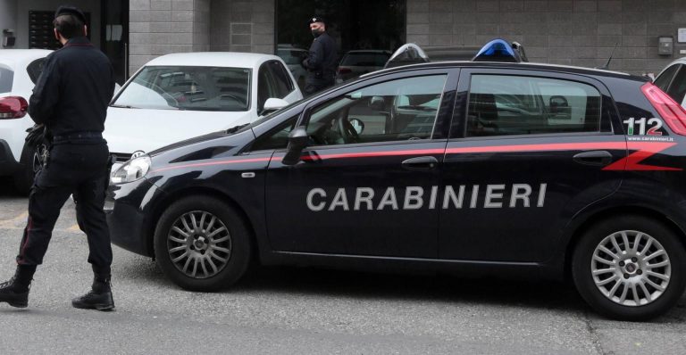 Camorra, maxi blitz in Campania: tra gli arrestati l’ex sindaco di Giugliano Camorra, maxi blitz in Campania: tra gli arrestati l’ex sindaco di Giugliano