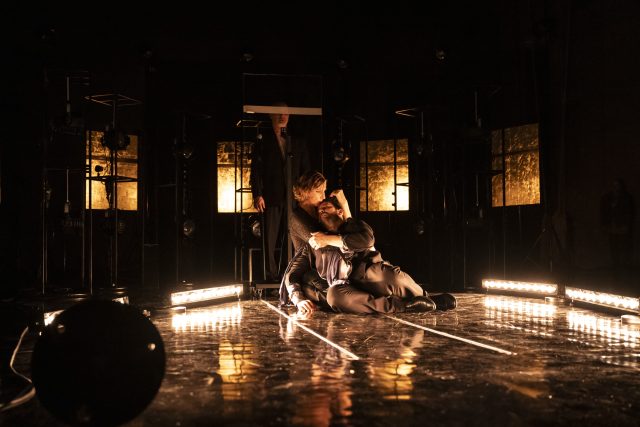 Edipo Re al Teatro Mercadante: il capolavoro di Sofocle torna a Napoli Edipo Re al Teatro Mercadante: il capolavoro di Sofocle torna a Napoli