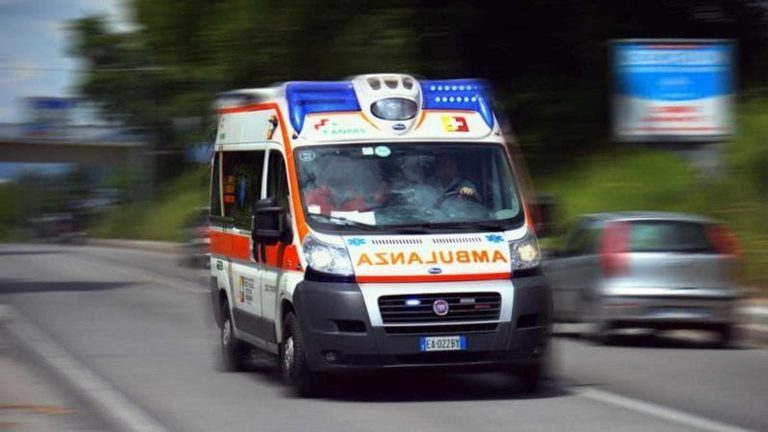 Coppia trovata morta in casa a Napoli, forse omicidio-suicidio