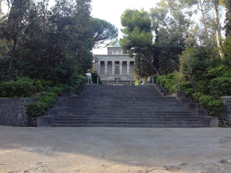 Giornate FAI di Primavera 2025: i luoghi straordinari che saranno visitabili a Napoli