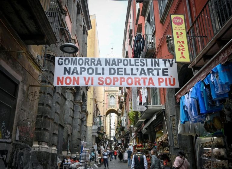 Gomorra, anche San Gregorio Armeno dice “no” alle riprese. “Immagine distorta, cultura svilita”