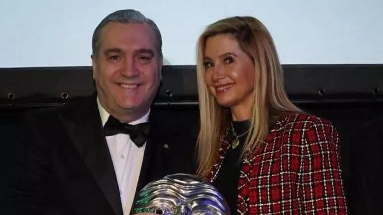Il sogno di Mira Sorvino: “Voglio essere napoletana” Il sogno di Mira Sorvino: “Voglio essere napoletana”