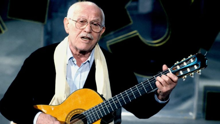 Napoli ricorda Roberto Murolo: un libro e un concerto Napoli ricorda Roberto Murolo: un libro e un concerto