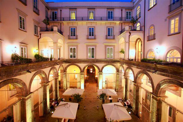 Nell’Hotel Palazzo Caracciolo la rassegna di concerti “Amici Amanti del Jazz” Nell’Hotel Palazzo Caracciolo la rassegna di concerti “Amici Amanti del Jazz”