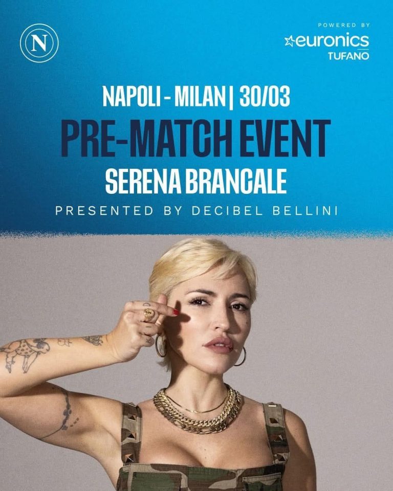 Serena Brancale canta nel pre partita Napoli-Milan al Maradona