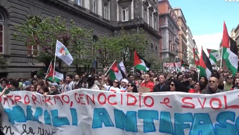 Dalla lettera a Matteotti a migliaia di ragazzi in piazza, il 25 aprile a Napoli guarda avanti
