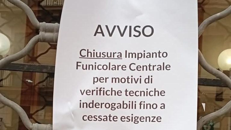 Funicolare Centrale chiusa, l’ira degli utenti. Resterà ferma fino a martedì per problemi alla fune